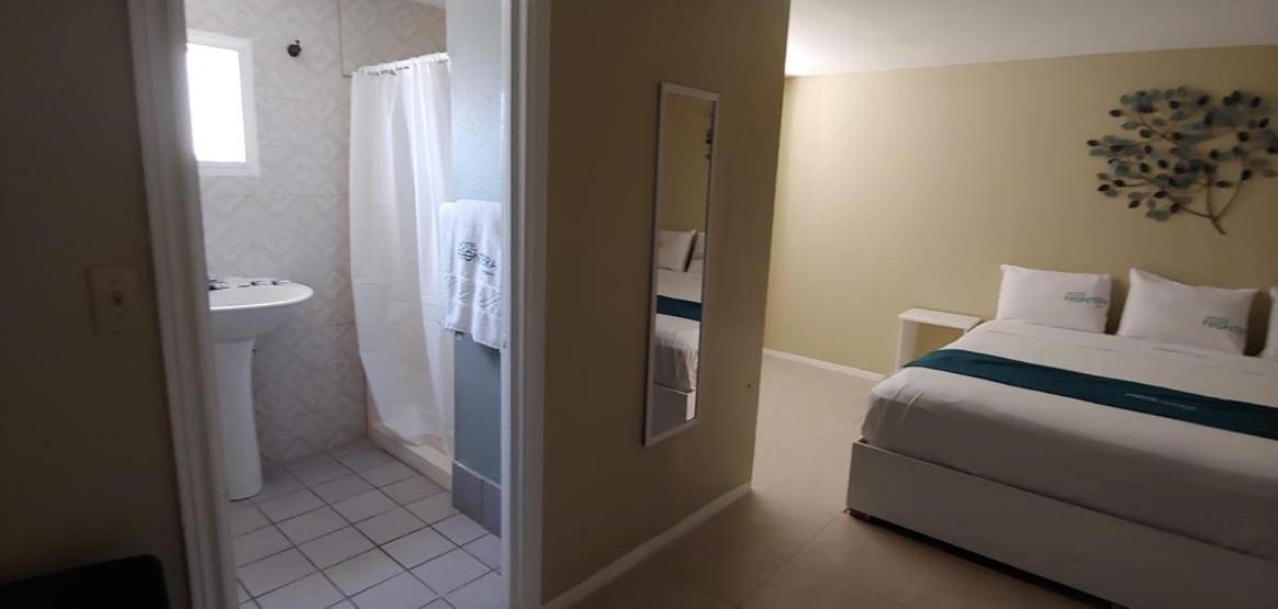 מקסיקלי Hotel Frontera Baja מראה חיצוני תמונה