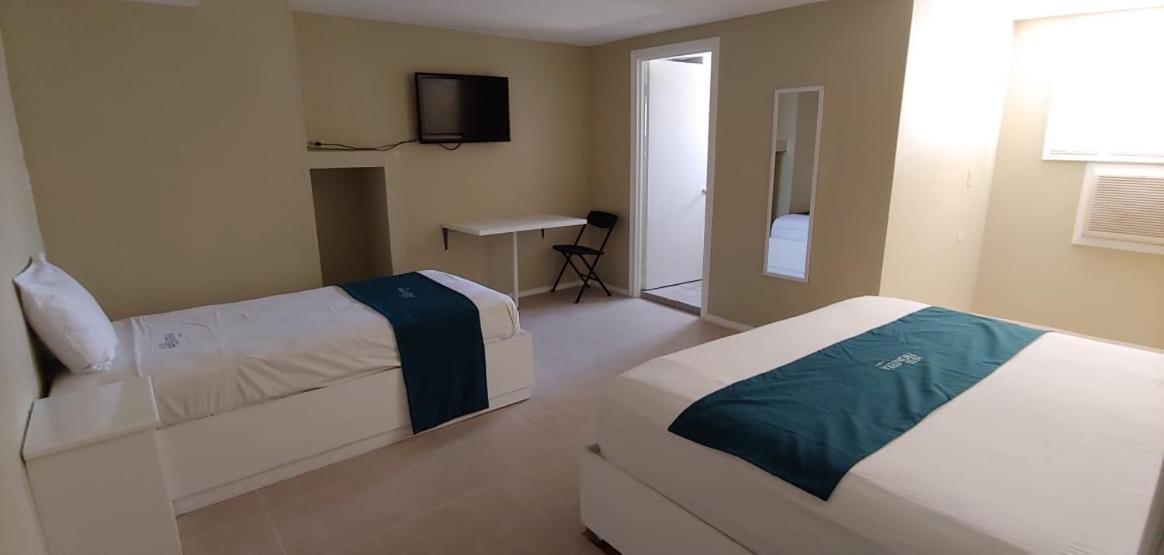 מקסיקלי Hotel Frontera Baja מראה חיצוני תמונה
